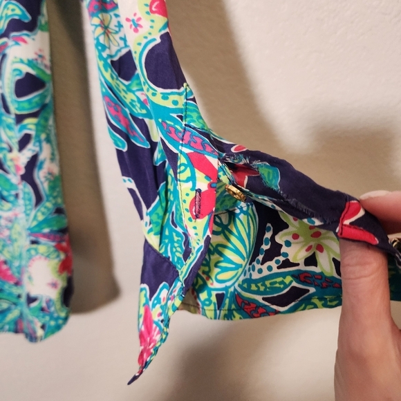 LILLY PULITZER Isla Silk button up blouse size M‎ - Picture 7 of 11